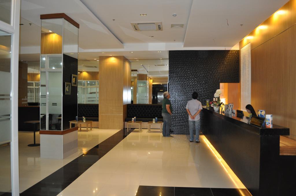Azzurro Hotel Angeles Buitenkant foto